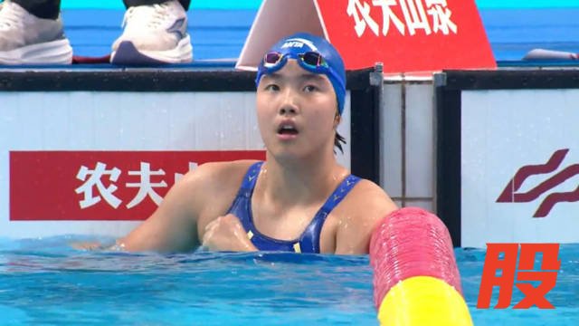 真牛！13岁于子迪200米蝶泳狂飙夺第一，后程发力太无敌了